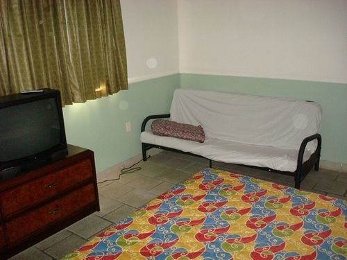 Four Winds Motel